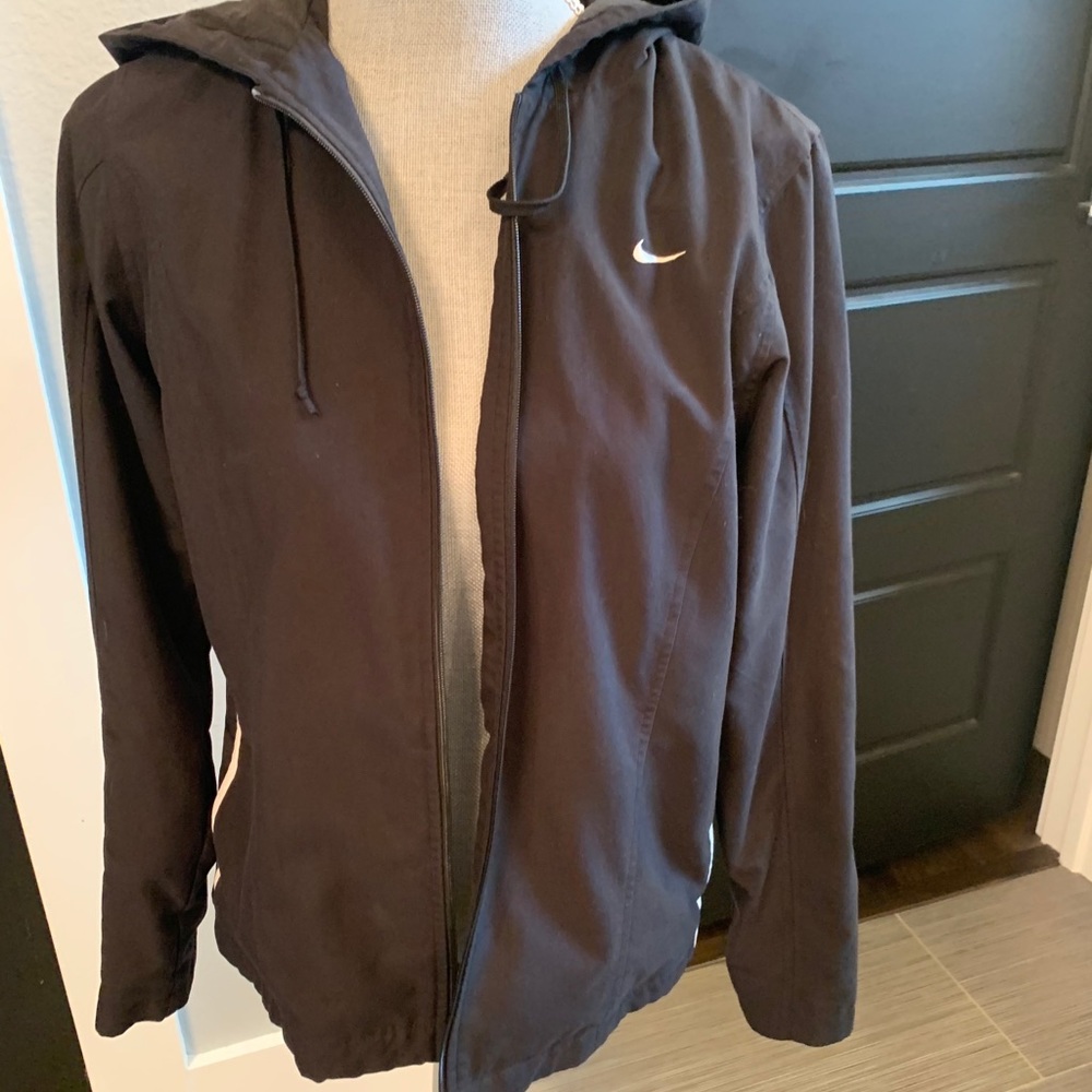 Nike wind jacket with hood lightly lined